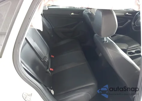 2019 Volkswagen Jetta 1.4T R-Line/1.4T S/1.4T Se z USA, uszkodzony, nr VIN 3VWC57BU0KM056895